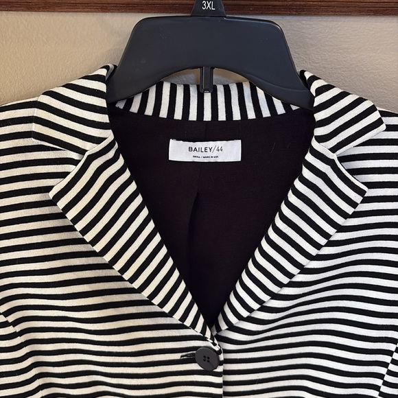 Bailey 44 Black and White Striped stretch knit Blazer 3/4 Sleeves with tie NWOT - Picture 3 of 10